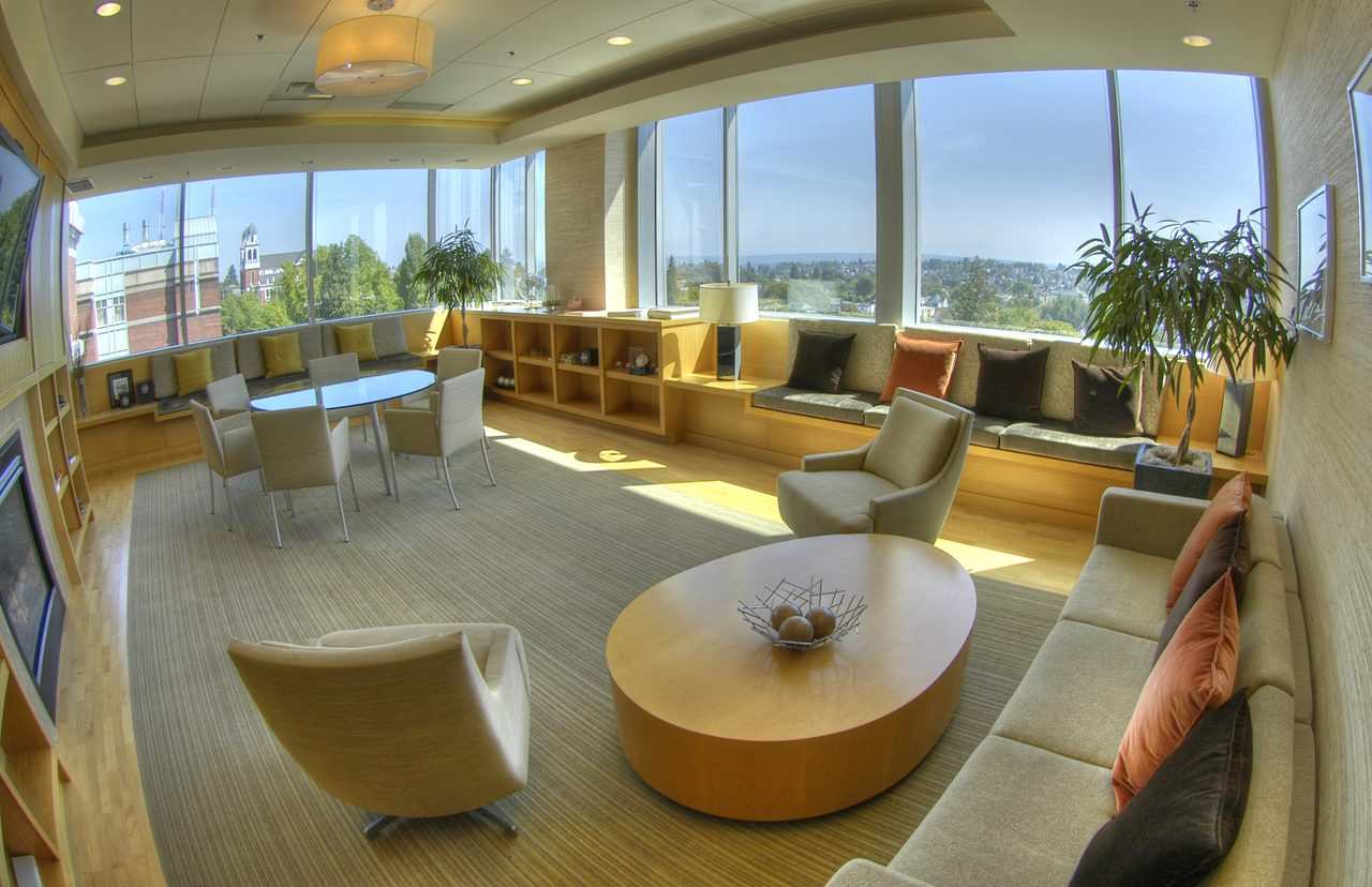 SSF Library and Lounge with Cascade mountain views