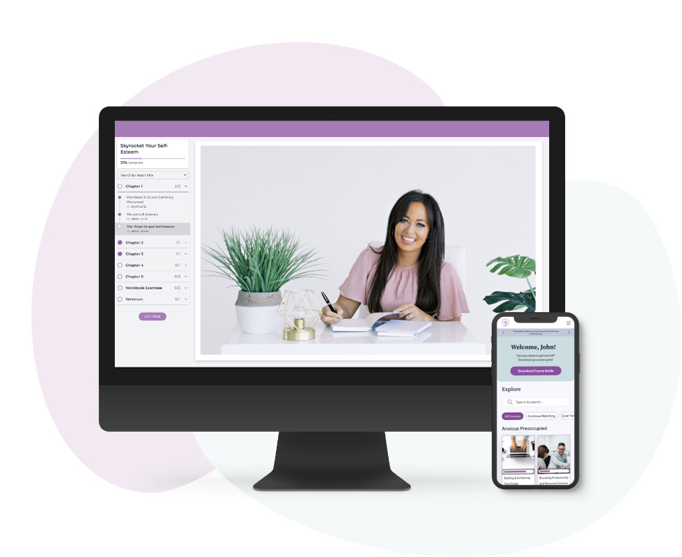 An image of Thais smiling, writing in a workbook displayed on both a PC and mobile phone.